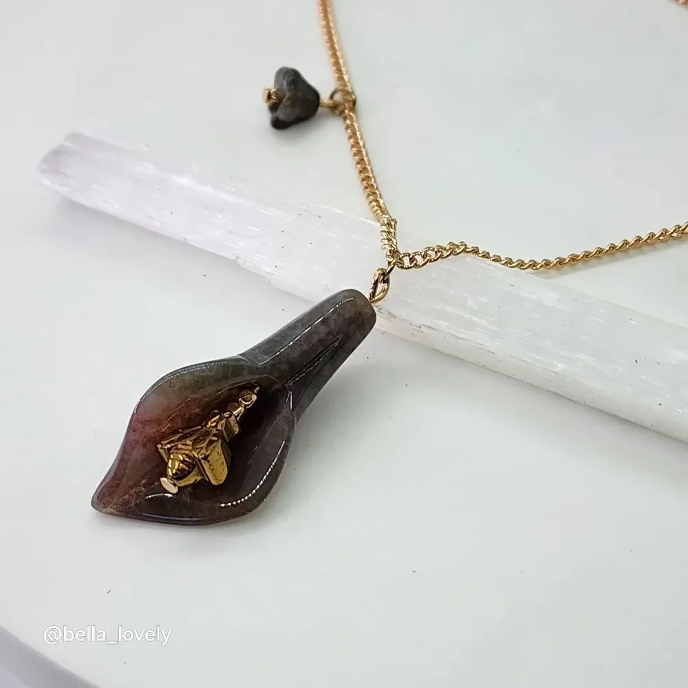 Moss Agate Calla Lily Handmade Pendant Bee Charm Drop Dangle Pendants